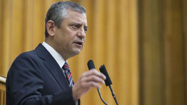 CHP Lideri Özgür Özel: Kanın sonsuza kadar durması ortak temennimizdir CHP Genel Başkanı Özgür Özel, terör örgütü PKK'nın silah bırakmasıyla