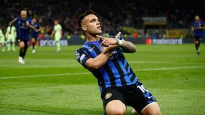 Rekora ortak oldu: Lautaro Martinez dev maçta tarihe geçti Şampiyonlar Ligi'nde Inter'in Barcelona'yı konuk ettiği maçta ağları havalandıran Lautaro