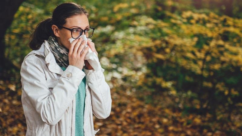 toplumun yüzde 20’sinde alerjik belirti Türkiye'de toplumun yüzde 20'sinde alerjik belirtiler olduğu ve hastalığın yaygın